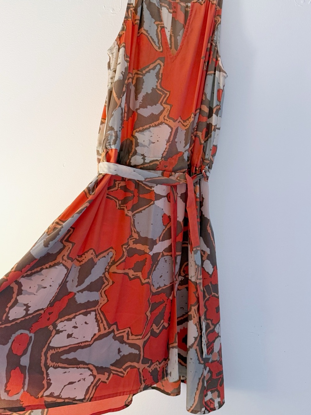 Sleeveless Midi Summer Dress with Abstract Orange Print and Self-Tie Belt